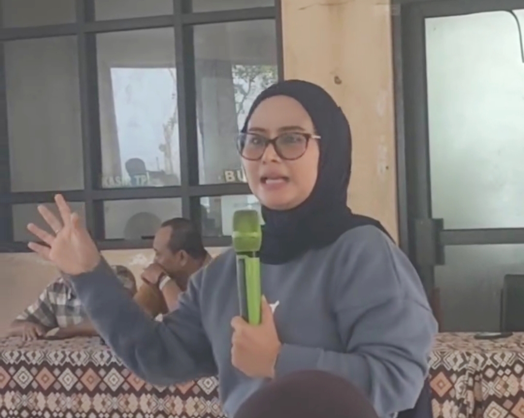 Bupati Sosialisasikan Penataan Kawasan Pantai Batukaras, Libatkan Nelayan dan Pedagang